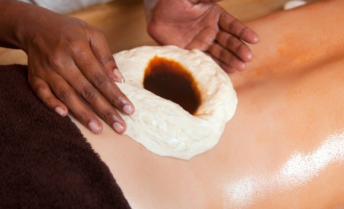 Kativasthi – Lower Back Pain Relief Kativasthi is a targeted treatment for chronic lower back pain and stiffness. Warm-medicated oil is retained over the lumbar region to reduce inflammation, nourish joints, and restore mobility.