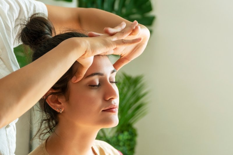 ayurvedic head massage dubai