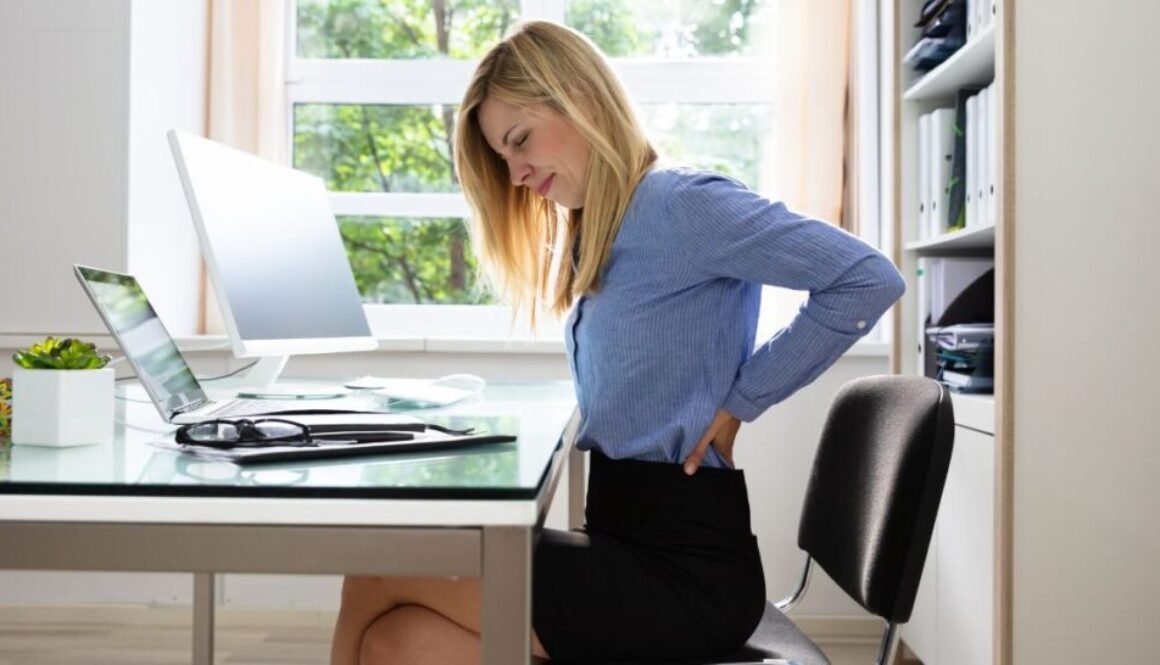 Why Working From Home in Dubai Is Increasing Back Pain