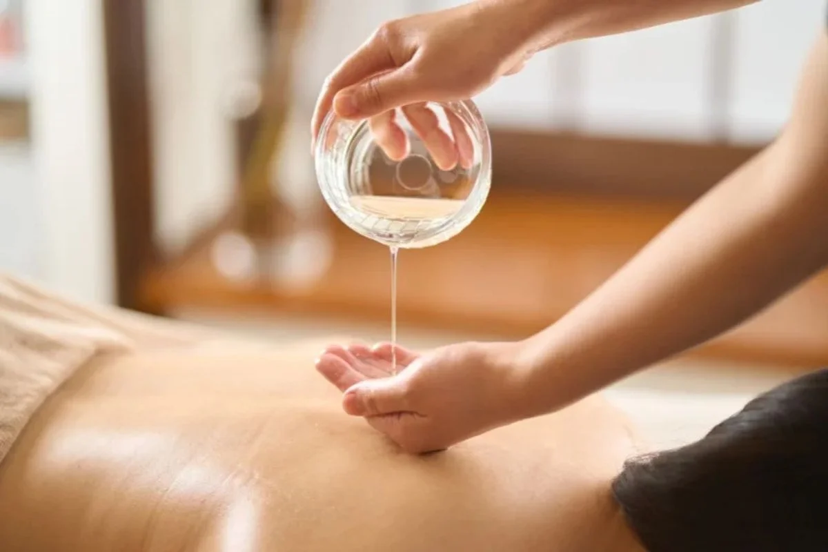 Ayurveda massage in Karama at an authentic wellness clinic