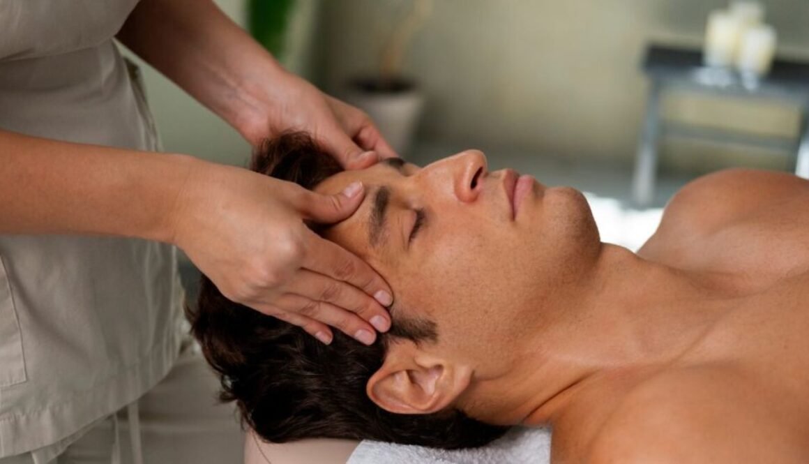 Migraine treatment using Ayurvedic therapies to relieve chronic headaches and stress